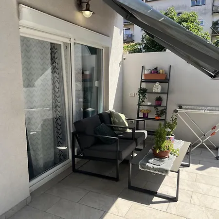 Apartment Small House Nea In Center-with Free Parking *