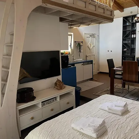 Small House Nea In Center-with Free Parking Pula