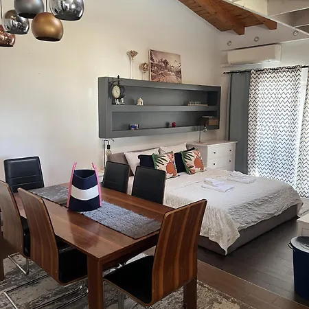 Small House Nea In Center-with Free Parking *