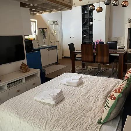 Small House Nea In Center-with Free Parking * Pula